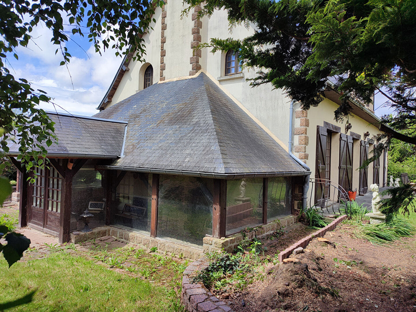 House in Isigny-le-Buat - Image 3