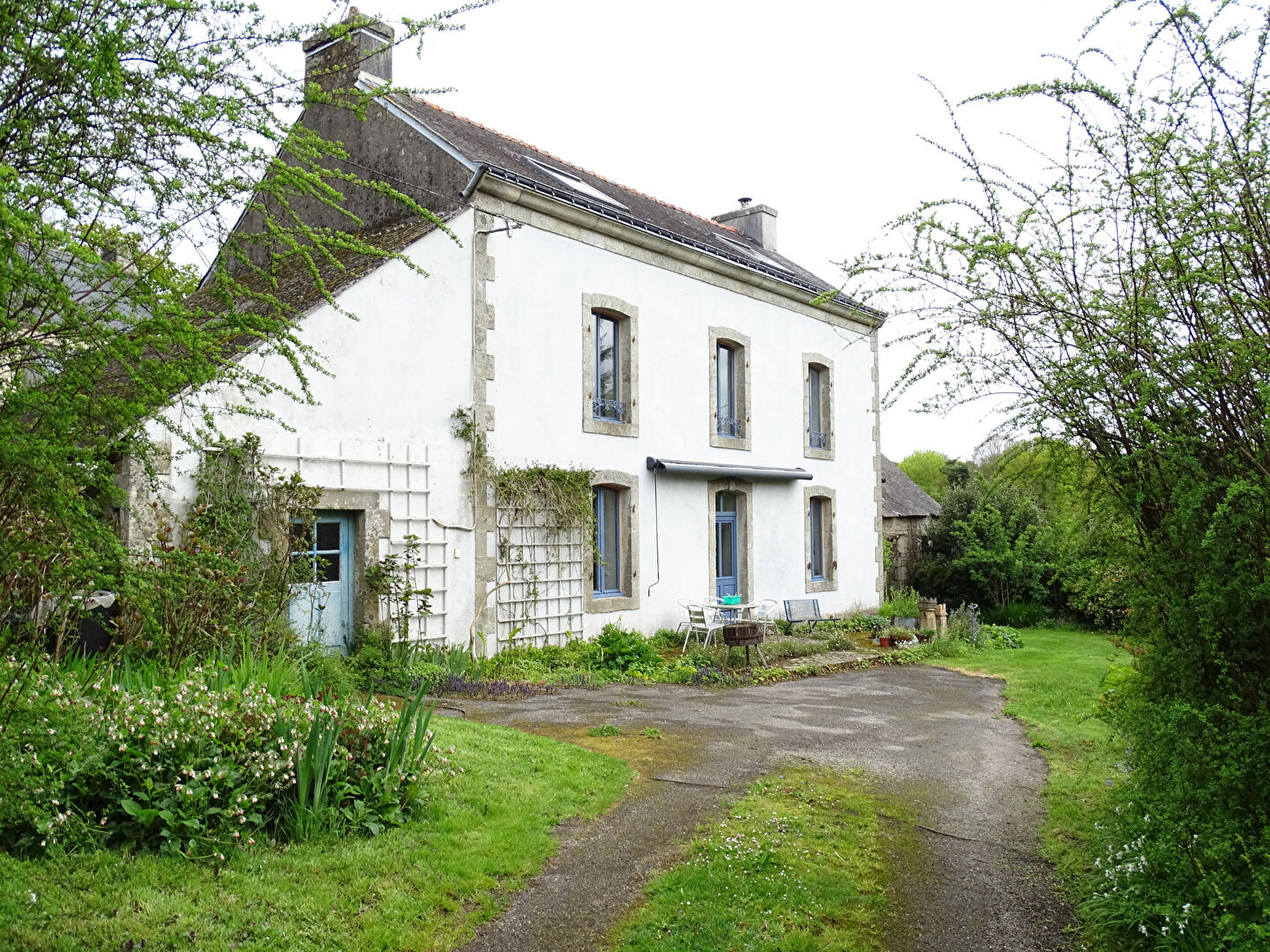 Photo MORBIHAN près de Gusicriff, une superbe maison, 3 chambres avec un beau jardin et des dépendances image 1/6