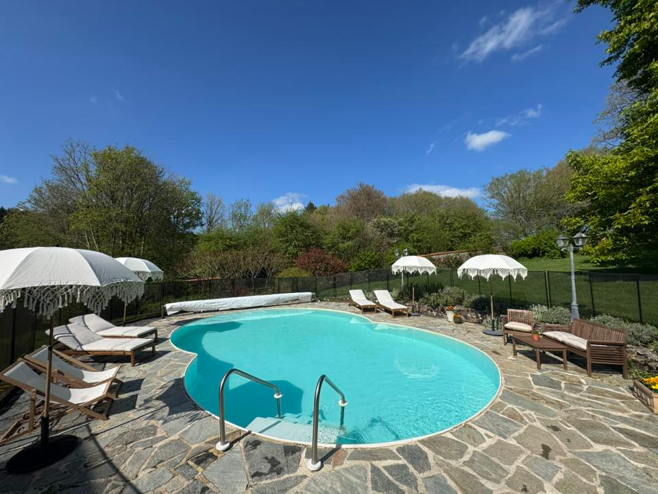 Photo Superbe domaine rural de 20 hectares, avec château de style bourgeois, grande maison et nombreux bâtiments. image 4/6