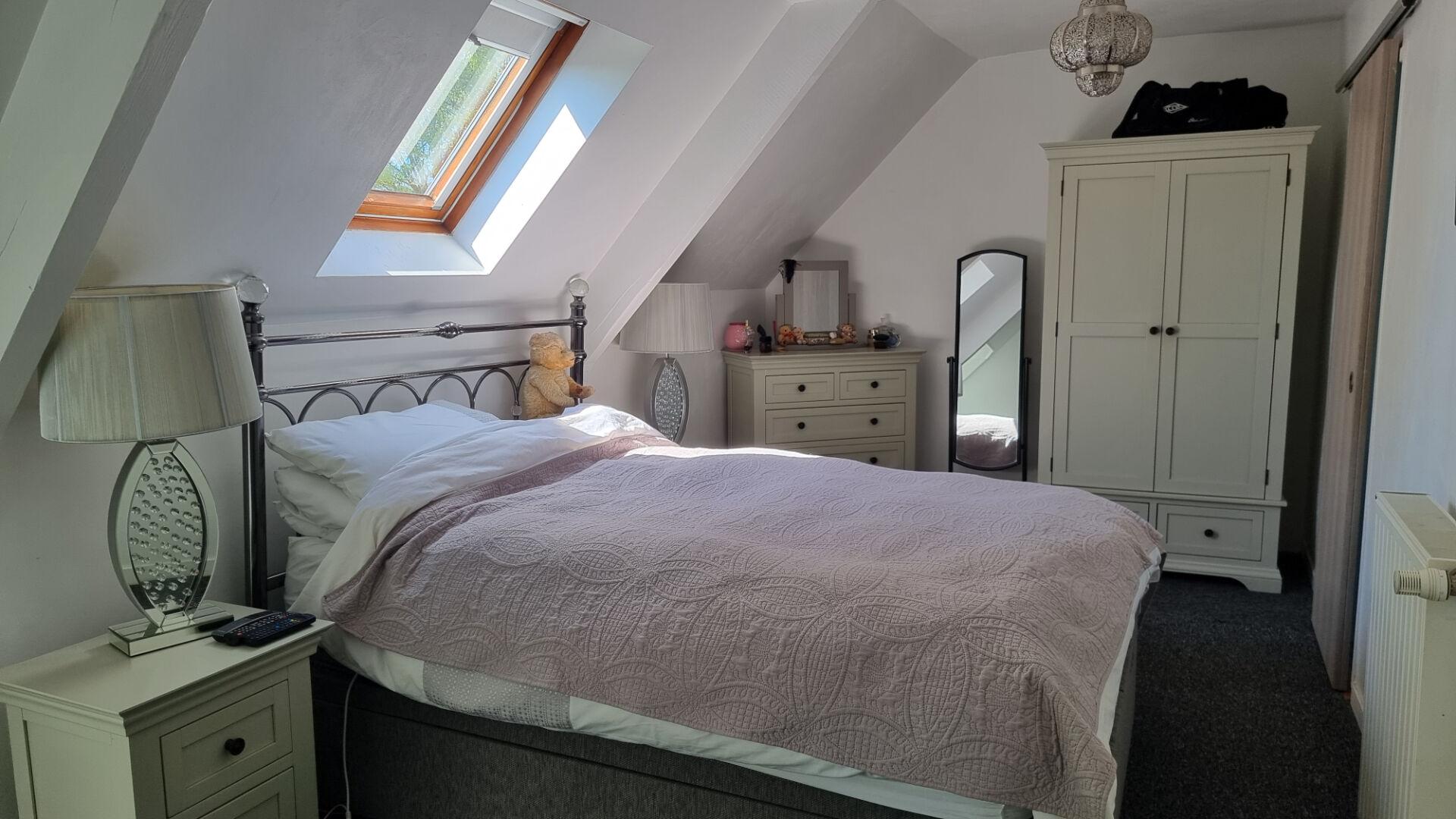 Photo COTES D'ARMOR , Belle longère en pierre divisée en trois habitations, studio et camping - Potentiel de revenus image 4/6