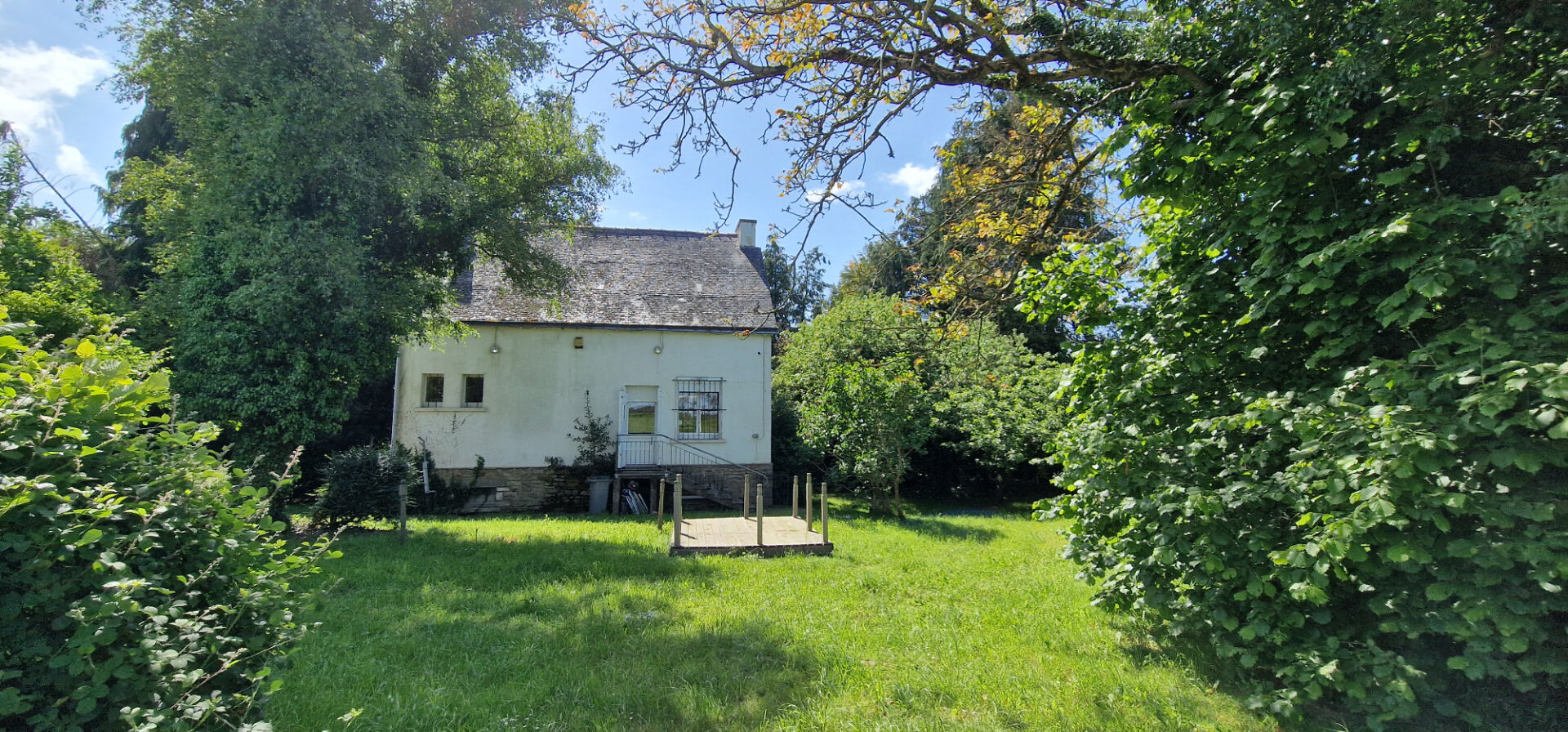 MORBIHAN Mohon -  Maison de 3 chambres, parking, sous-sol, terrain de 6200m2