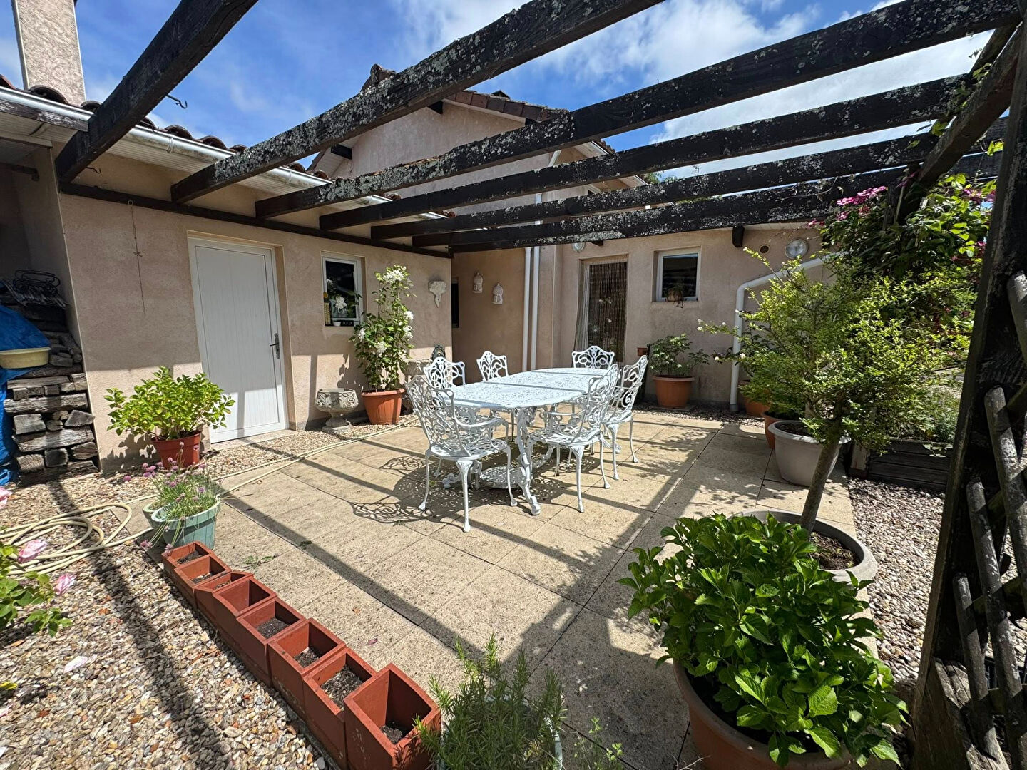 Photo HAUTE VIENNE - Propriété magnifiquement présentée, avec un deuxième maison à rénover et un jardin de 4373 m². image 5/6