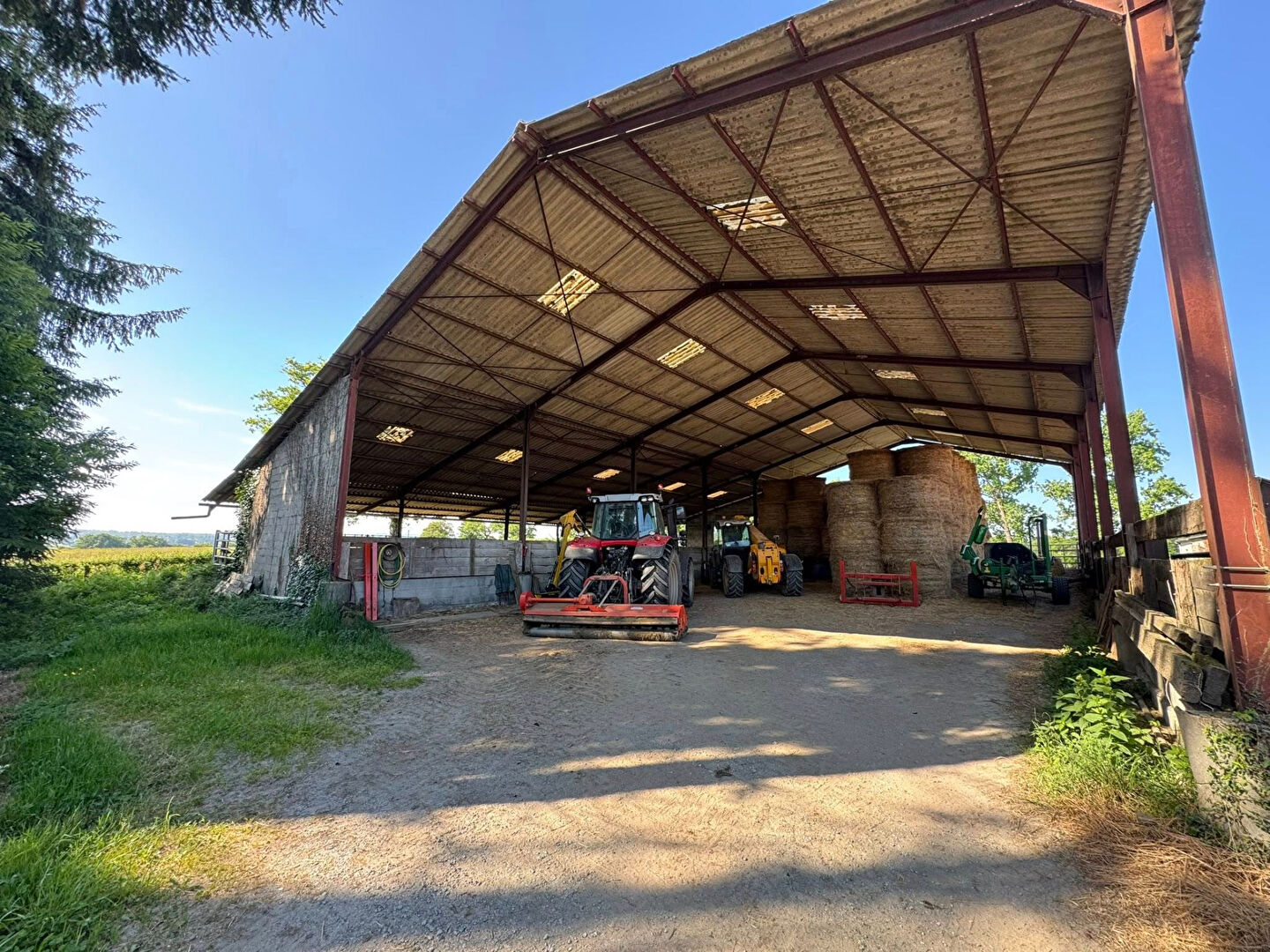 Photo Haute Vienne - Exploitation agricole de 151 hectares avec grande maison et dépendances image 2/6