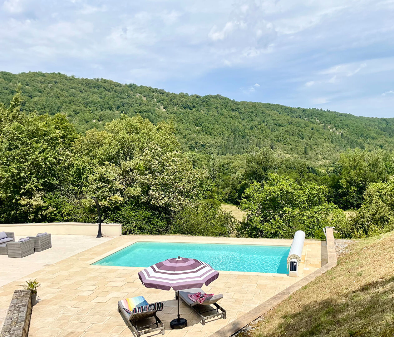 Photo LOT- Castelfranc- Maison  rénoveé de 4 chambres avec piscine sur  un terrain de 0,96H image 3/6