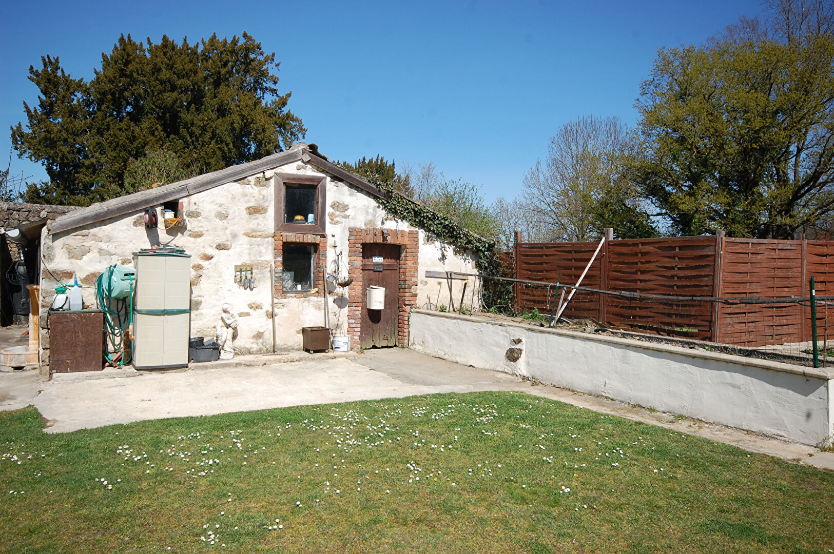 Photo HAUTE VIENNE - Charmante Maison Meublée avec 5 Chambres, Jardin et Piscine ? À Seulement 10 Minutes de Magnac-Laval image 4/6