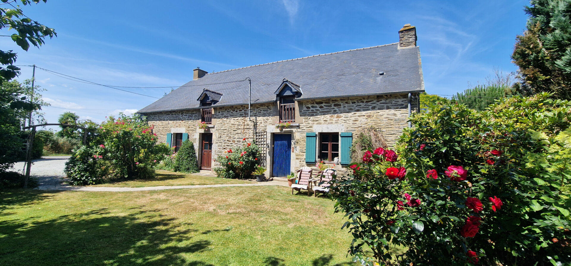 CÔTES D'ARMOR Spacieuse maison de 6 pieces, belle jardin / terrain 8000m2, à proximité d'une ville active