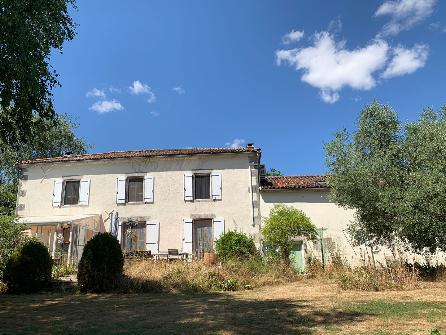 Photo CHARENTE - Maison T6  avec Terrain, proche Champagne-Mouton image 1/6
