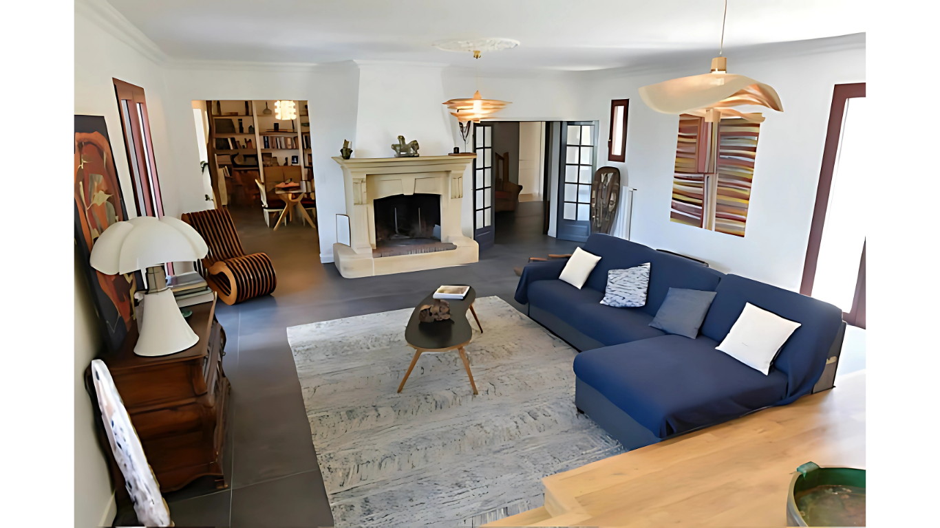 Photo CORREZE. BRIVE-LA-GAILLARDE. Maison exceptionnelle de 6 chambres avec garage, appartement en rez-de-jardin, piscine en pierre et jardins de 3 853 m². image 5/6