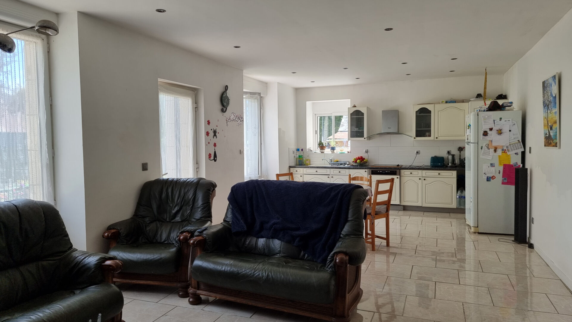 Photo MORBIHAN, Proche Rohan, Spacieuse Maison de Village Exposée Sud avec 4 Chambres image 4/6