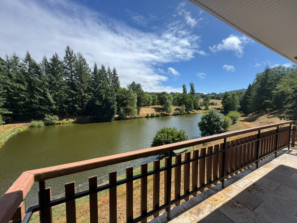 Photo HAUTE VIENNE - Propriété avec étang privé et terrain de 18580m² image 2/6