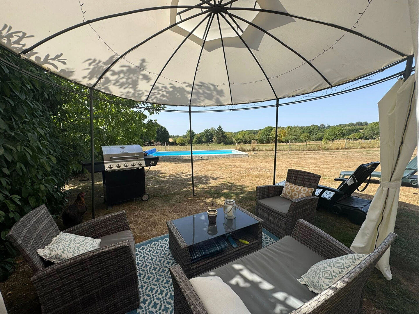 Photo CREUSE - Conversion de grange exceptionnelle, rénovée avec des prestations haut de gamme, avec piscine et deux granges. image 2/6