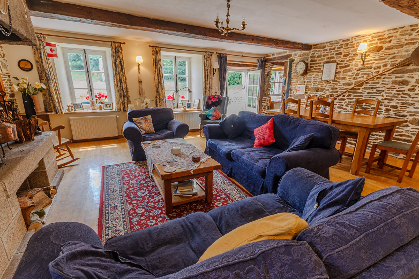 Photo MANCHE : Maison en pierre de 4 chambres située dans un endroit privé avec dépendances et terrain. image 3/6