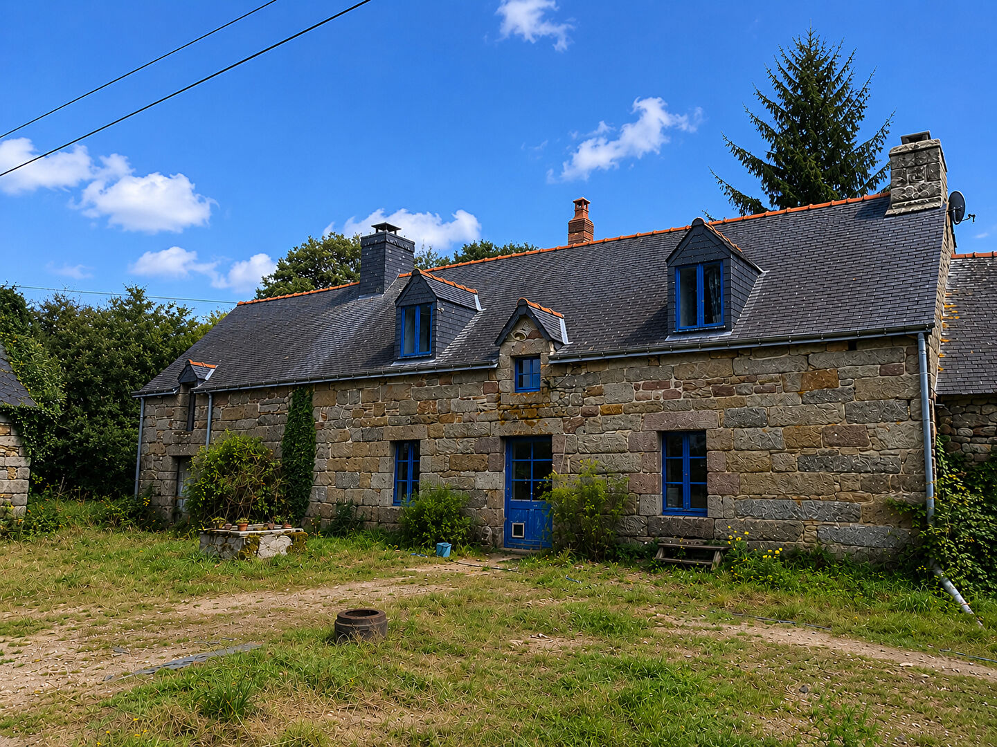 House in Tremargat - view 1