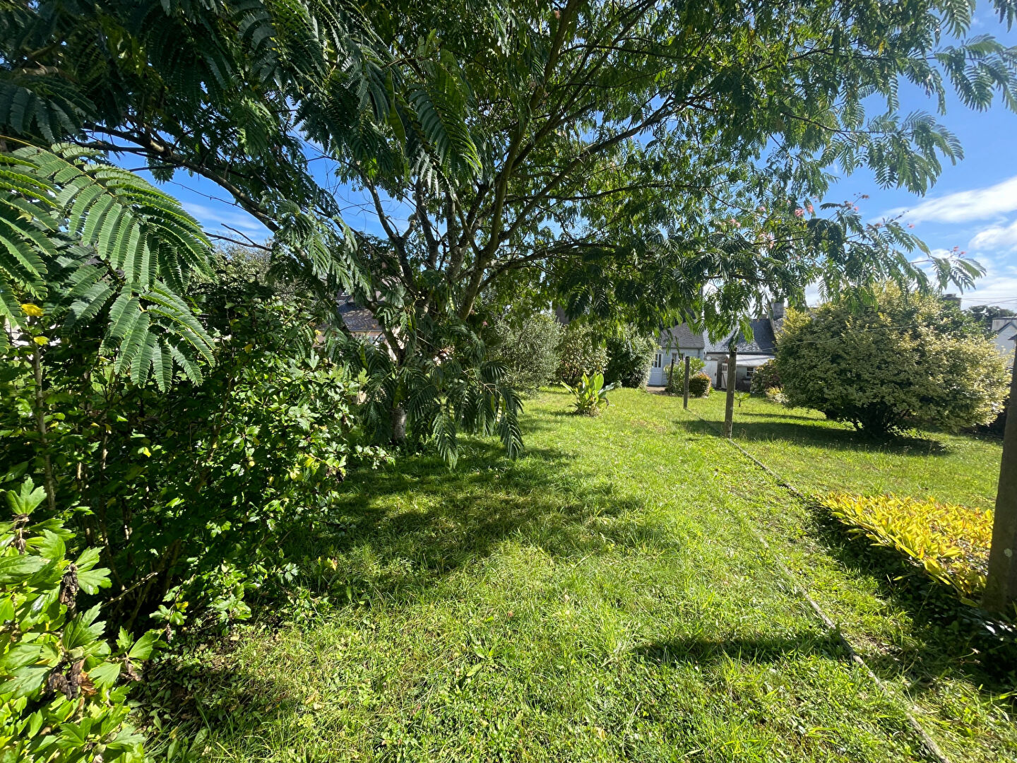 Photo FINISTÈRE : Châteauneuf du Faou. Grande maison de ville de 4 chambres avec garage et jardin. image 2/6