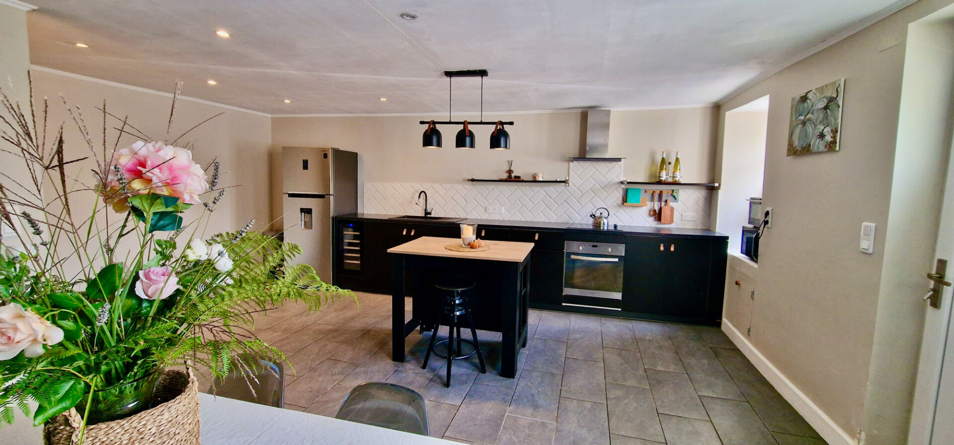 CÔTES D'ARMOR Charmante maison de village en pierre de 3 chambres avec court et garage