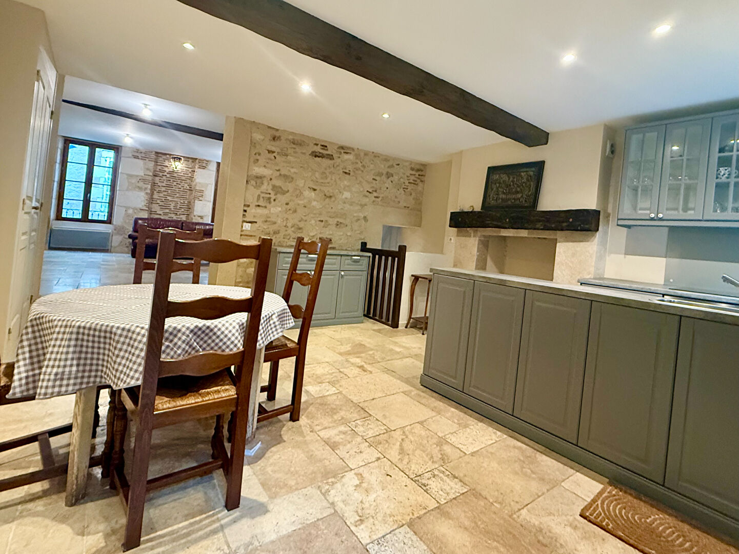 Photo LOT-Puy-l'Évêque-Maison de village restaurée  avec 3 chambres image 3/6