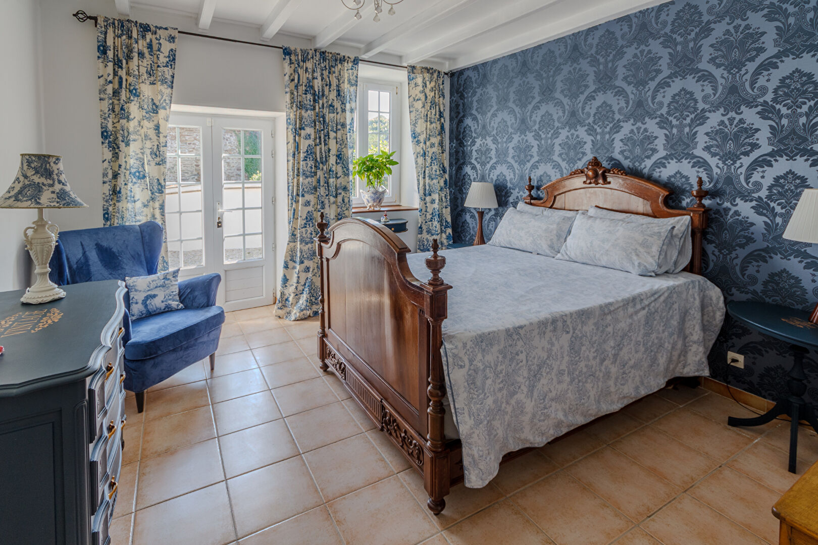 Photo Manche : Maison de campagne en pierre avec annexe indépendante, joli jardin et dépendances, située dans un petit hameau. image 6/6