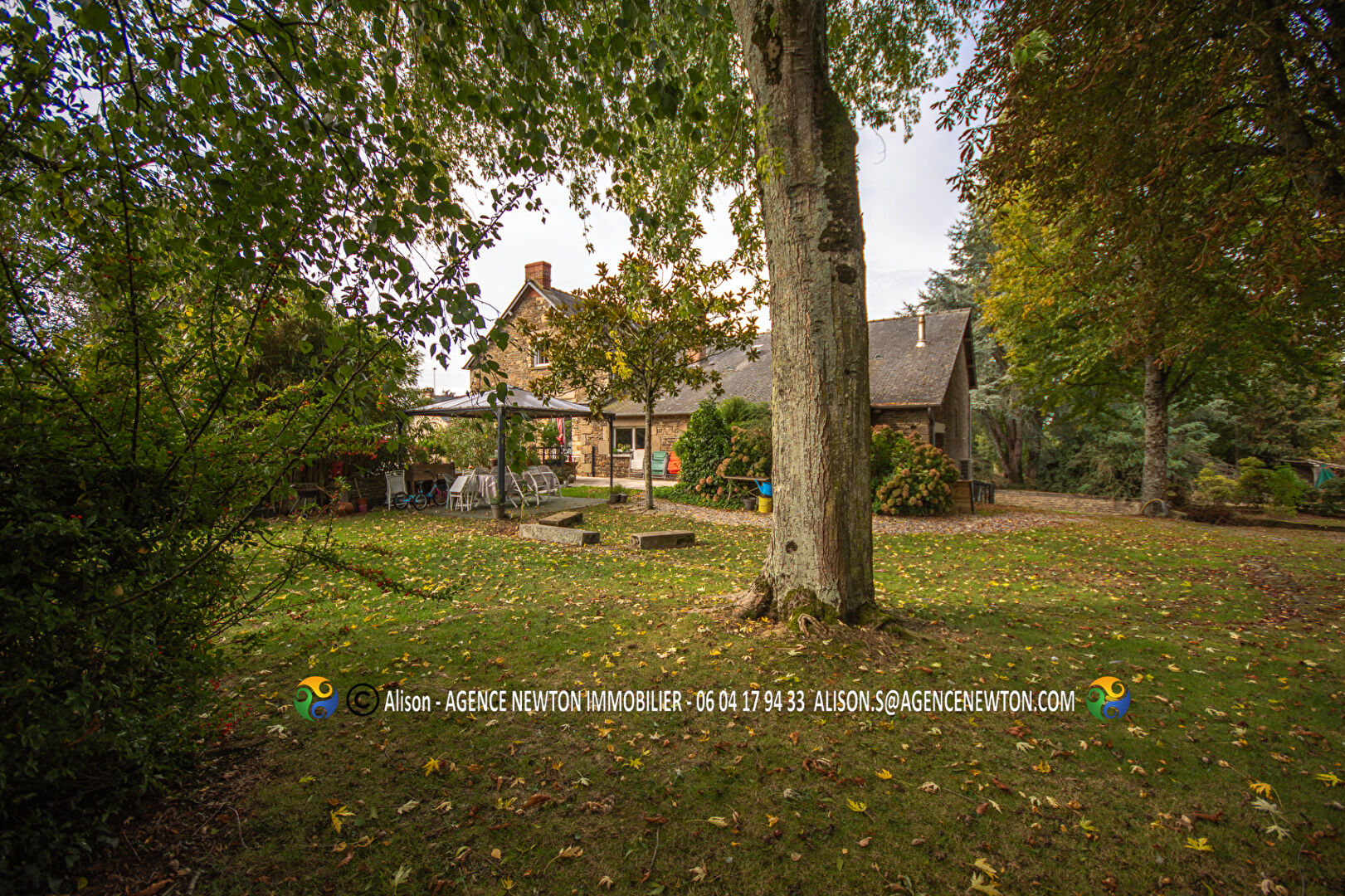 4-bedroom property with a swimming pool, set in a garden in Manche, Normandy, 50170.