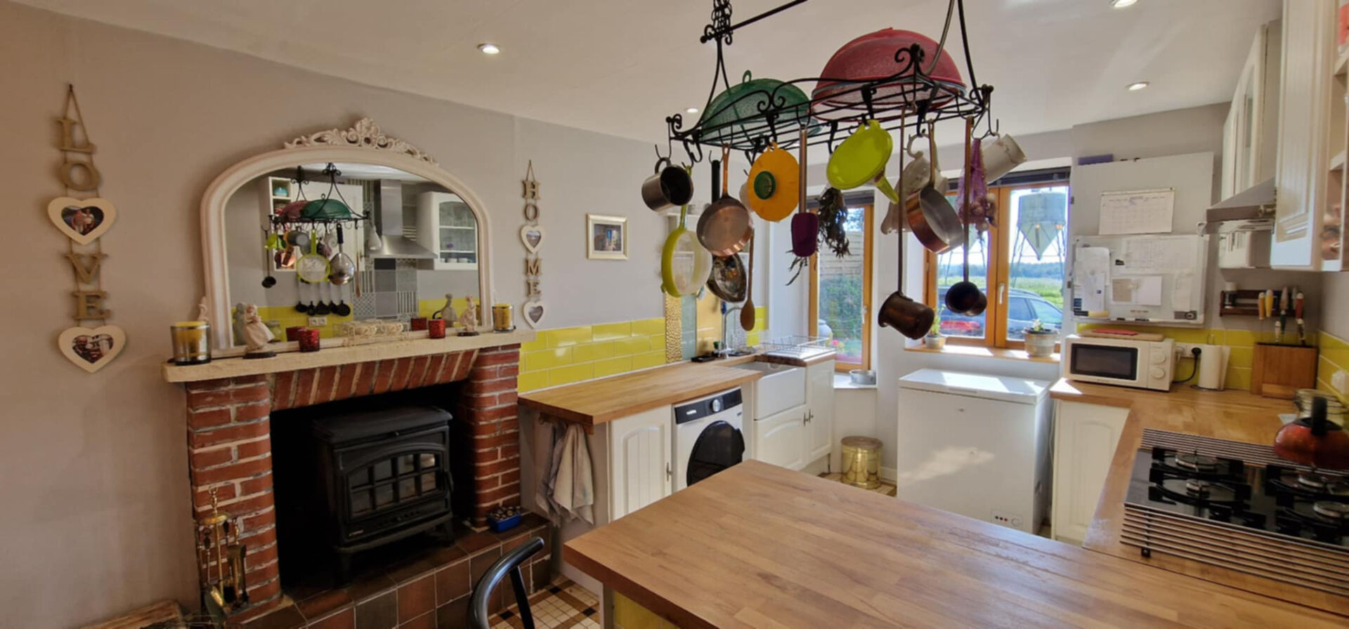 Photo MORBIHAN  Maison de campagne bien présentée de 2 chambres, jardin, dépendances et espace attenant à rénover ou à utiliser comme studio. image 4/6