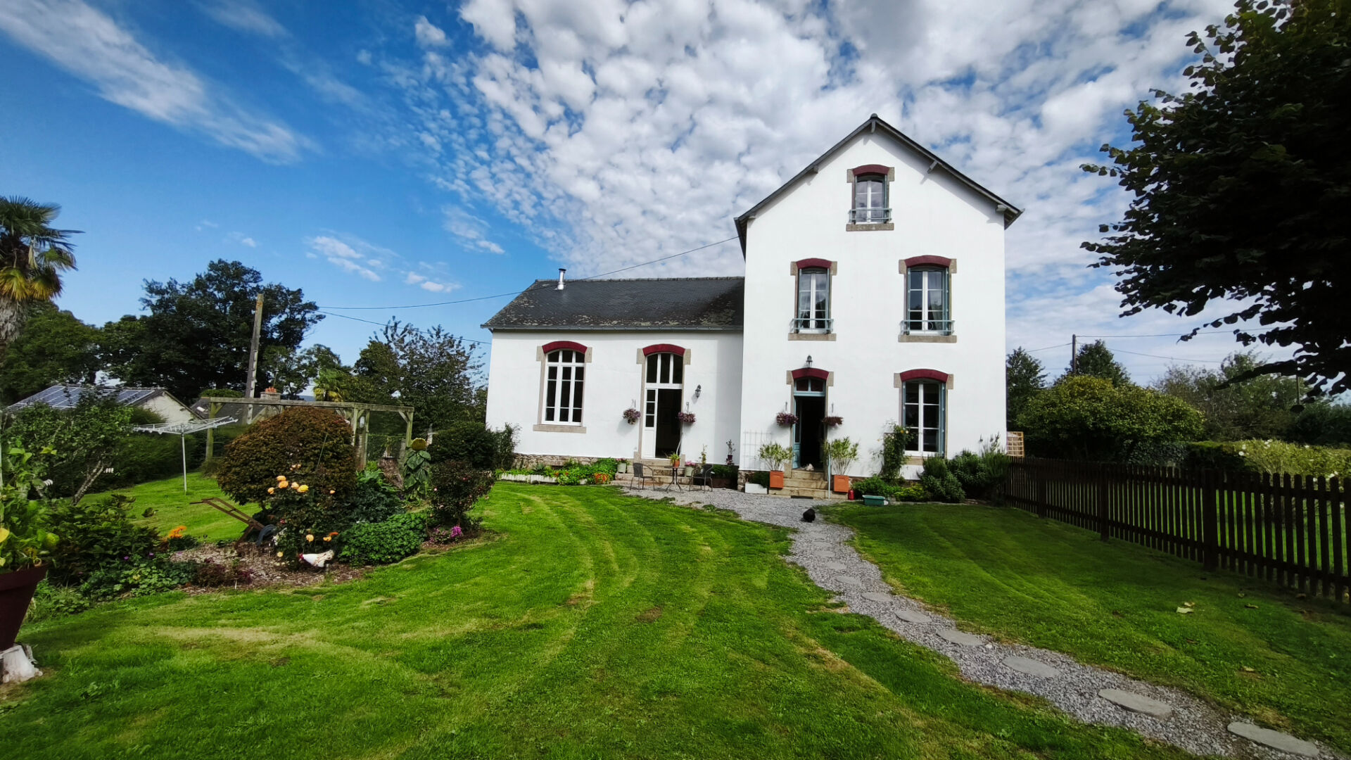 MORBIHAN, Cleguerec, Ancienne Ecole, 4 chambres, jardin, parking