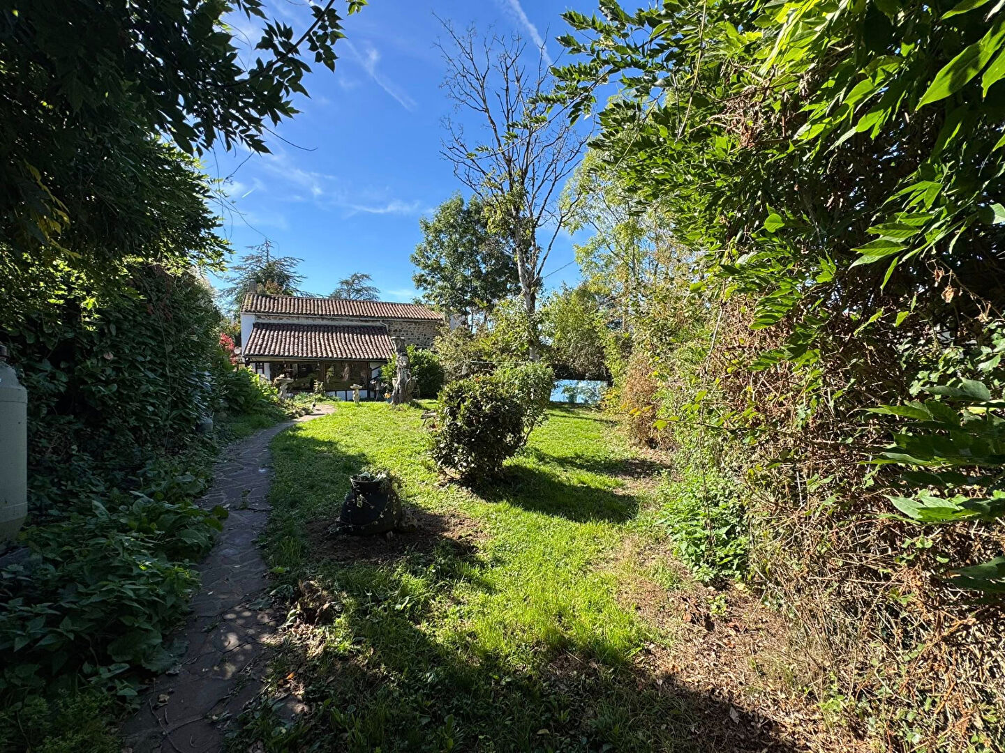 Photo HAUTE VIENNE - Propriété de style espagnol tout à fait unique au coeur de la campagne française image 4/6