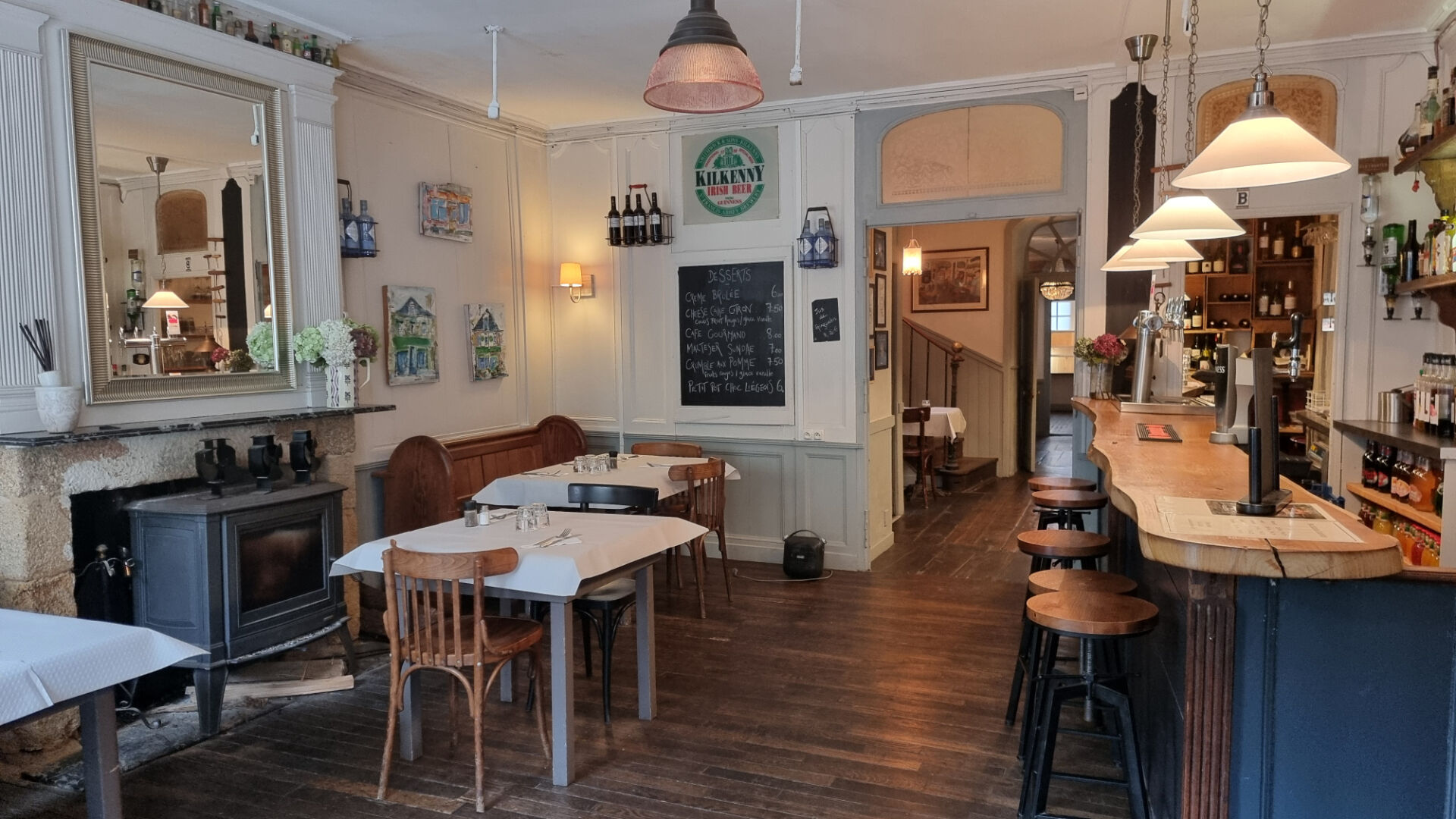 Photo MORBIHAN, Guémené-sur-Scorff, Bar, Restaurant et Chambres d'Hôtes d'Exception avec logement de propriétaire image 2/6