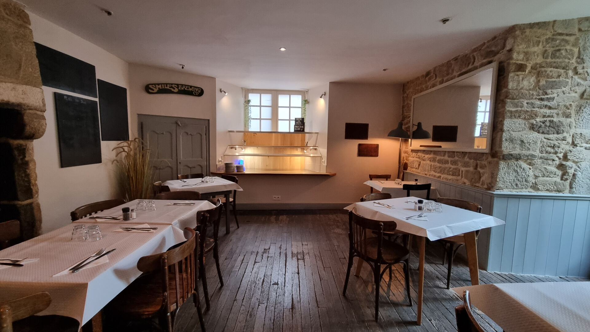 Photo MORBIHAN, Guémené-sur-Scorff, Bar, Restaurant et Chambres d'Hôtes d'Exception avec logement de propriétaire image 3/6