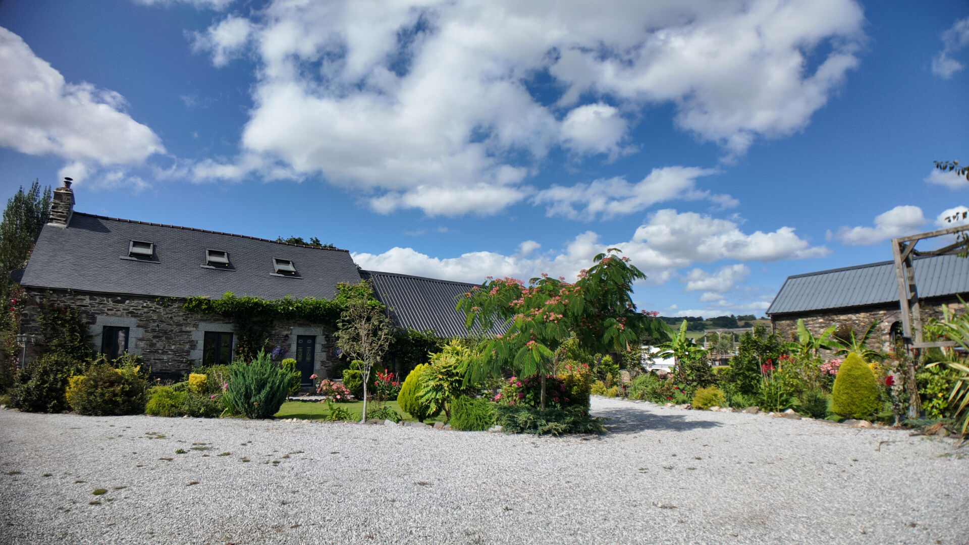 CÔTES-D'ARMOR, Charmante maison du XVII siècle, confort moderne et possibilités infinies