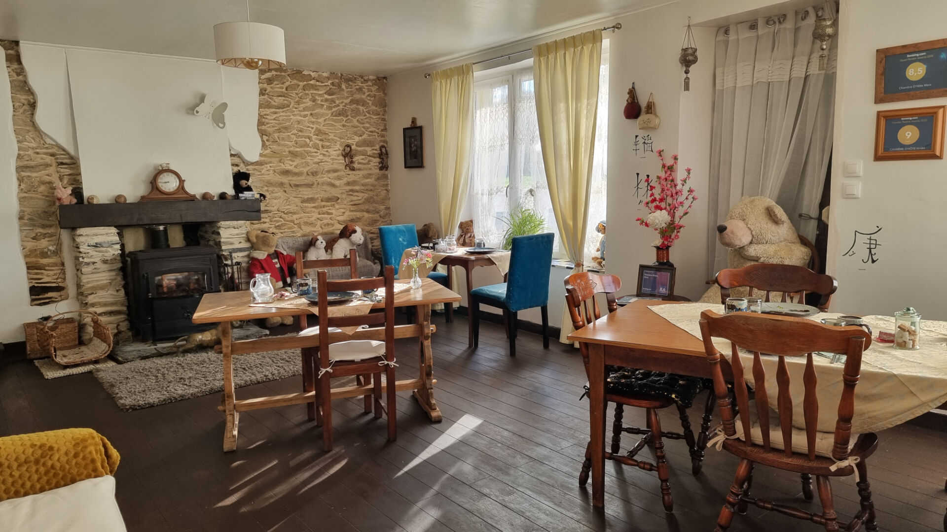 Photo CÔTES-D'ARMOR, Corlay, Spacieuse maison de 6 chambres, idéale pour un projet de chambres d'hôtes, avec dépendances image 3/6