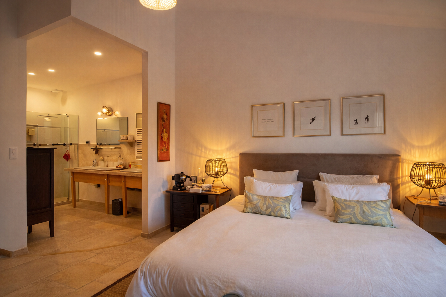 Spacious property in Haute-Vienne, Nouvelle-Aquitaine, featuring a well-lit bedroom with en-suite bathroom.