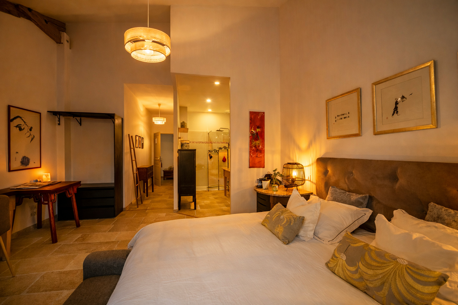 Spacious property in Haute-Vienne, Nouvelle-Aquitaine, featuring a well-lit bedroom with elegant decor and modern amenities.