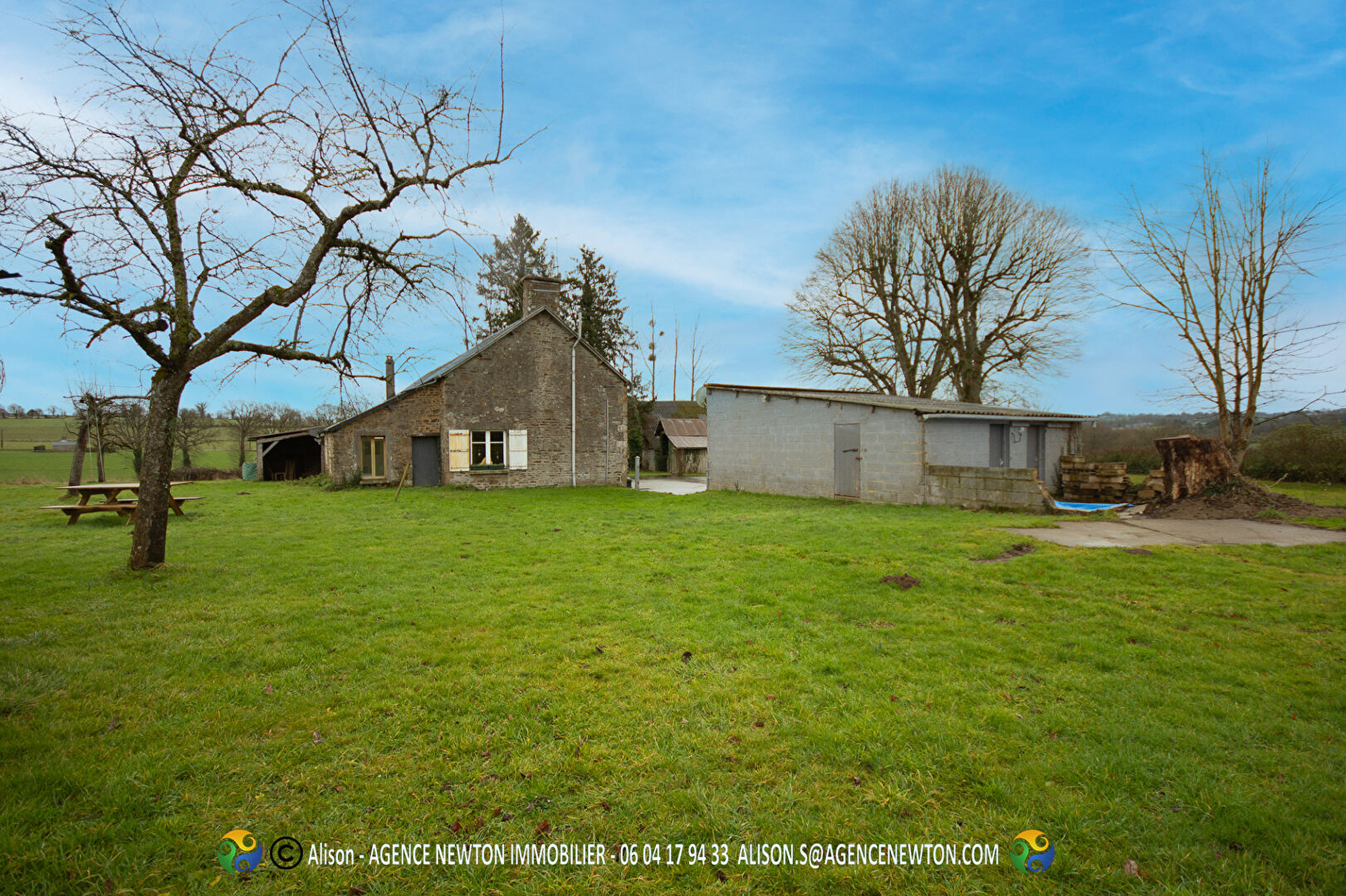 Property in Ille-et-Vilaine, Brittany, featuring a spacious garden and outbuilding, ideal for renovation potential.