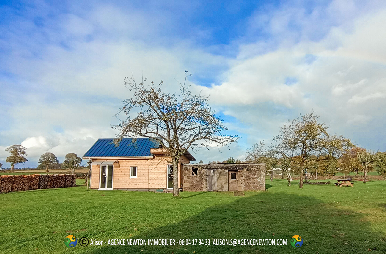 Charming property in Ille-et-Vilaine, Brittany, featuring a garden and unique architectural elements.