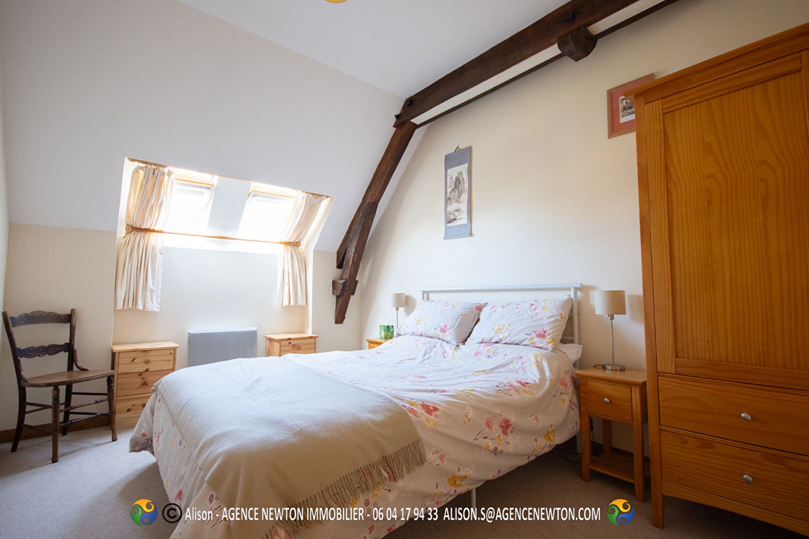 Five-bedroom property in Mayenne, Pays-de-la-Loire, featuring wooden beams and a bright, inviting atmosphere.