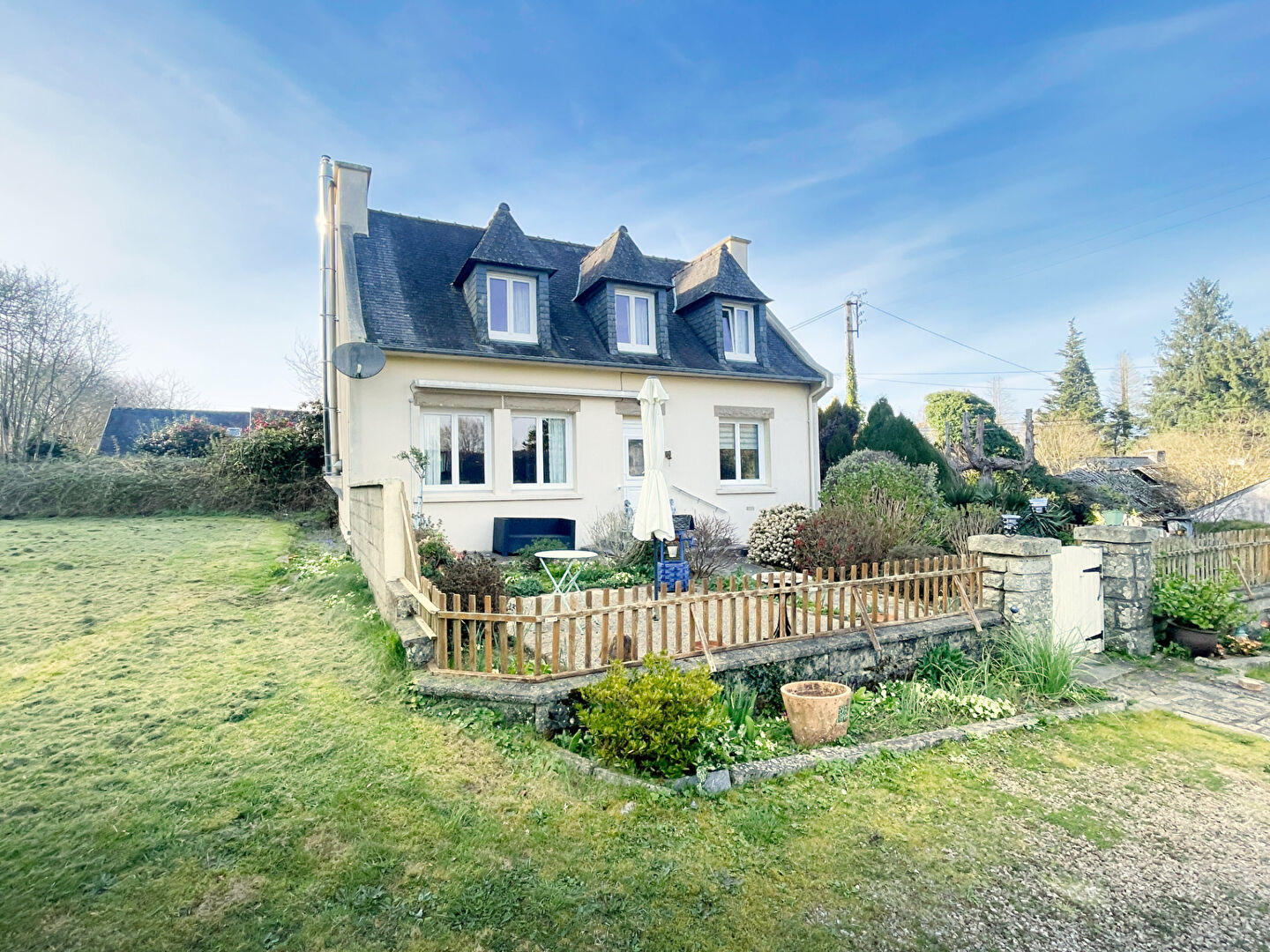 House in Huelgoat - view 1