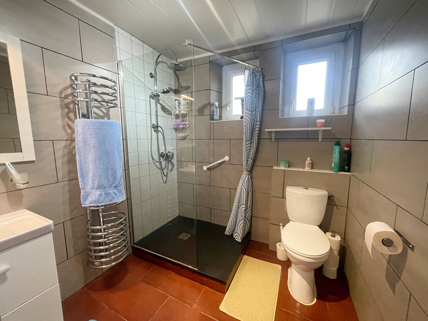 Spacious bathroom featuring modern fixtures, located in Finistère, Brittany. Property type: property.