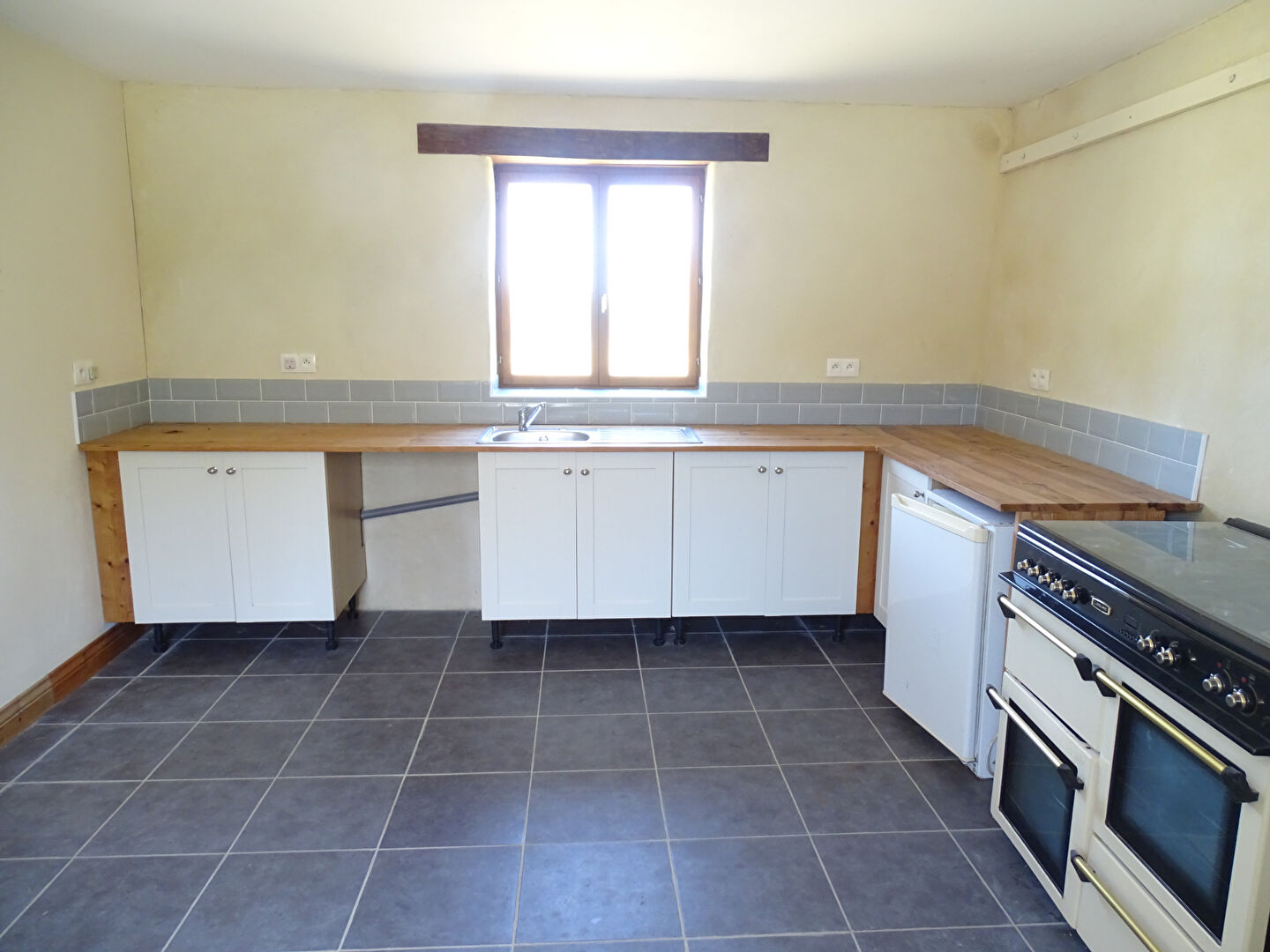 House in Plonevez-du-Faou - Image 2