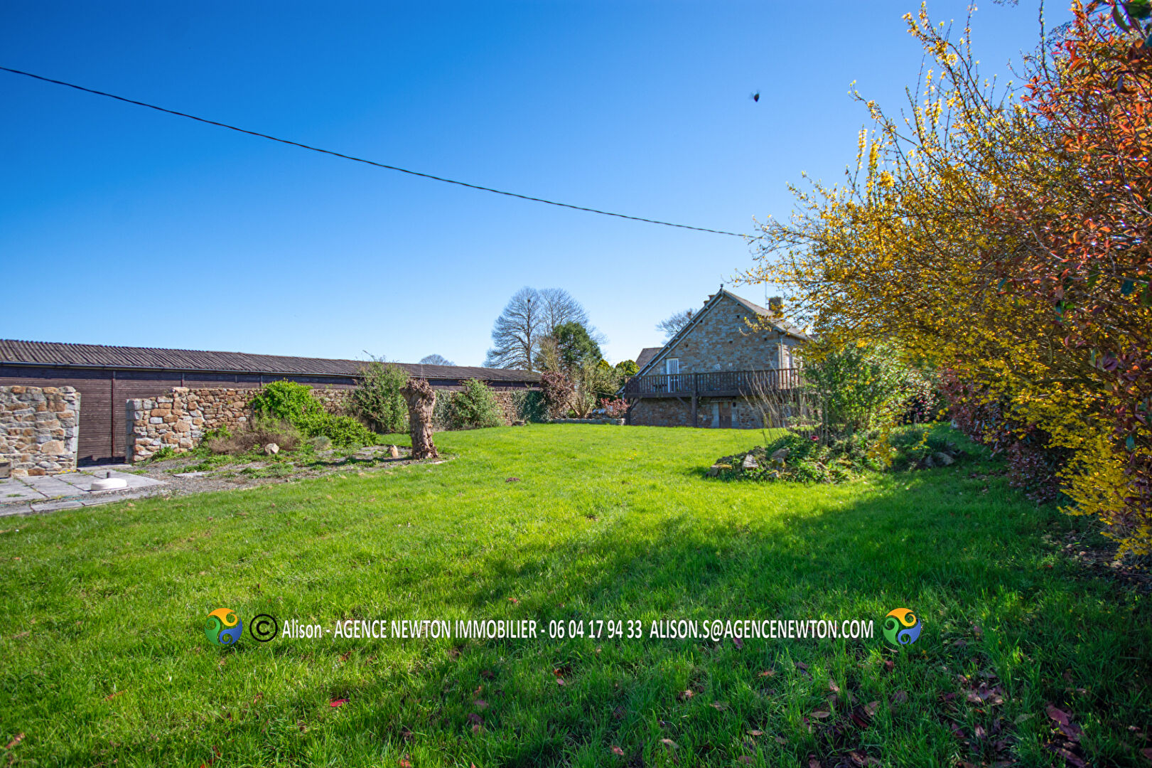 House in Saint-Georges-de-Reintembault - Image 3