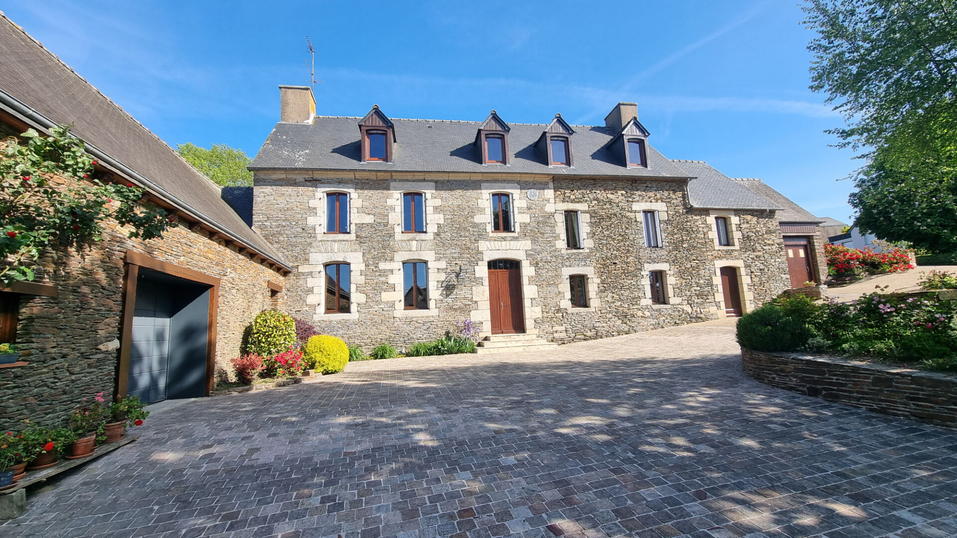 House in Treve - view 1