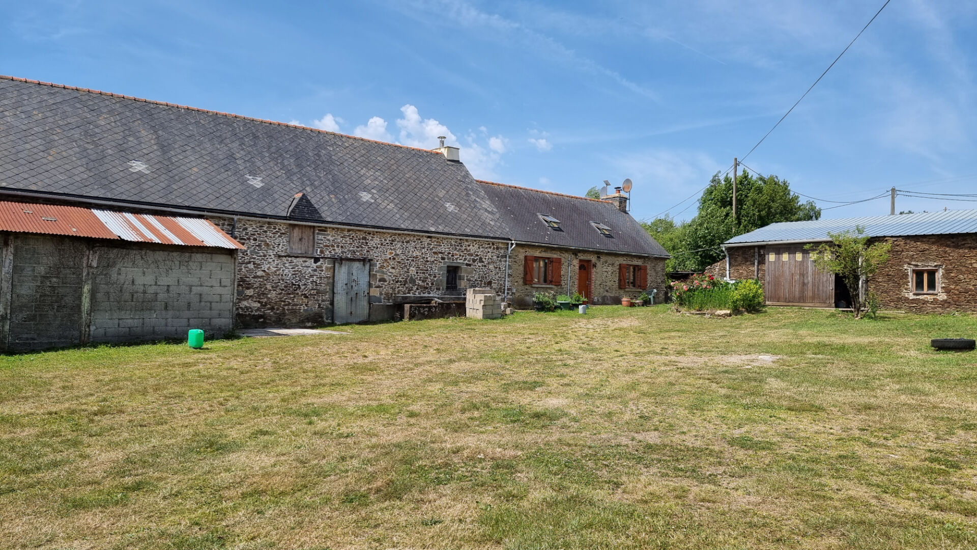 House in Saint-Barnabe - Image 2