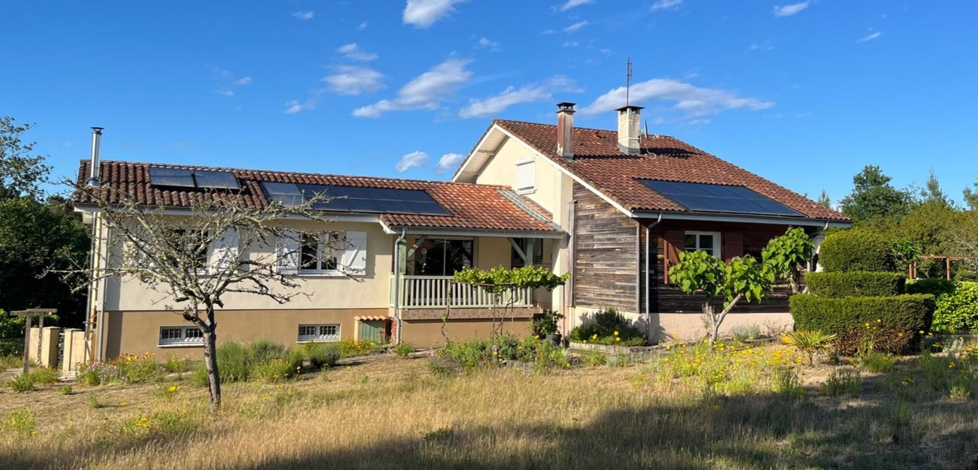 LANDES ATLANTIQUE - Spacious house et landscaped garden - Rare opportunity