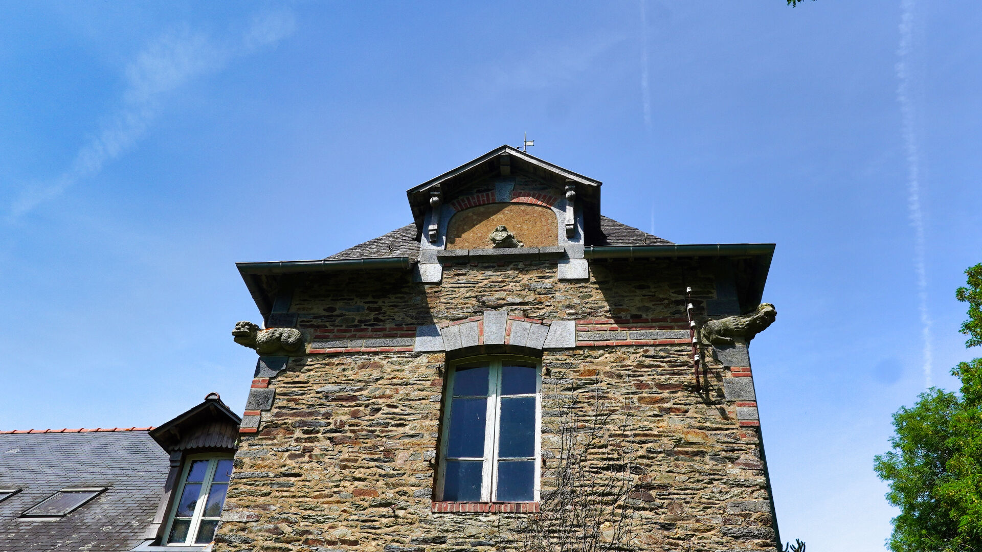 House in Les Fougerets - Image 2