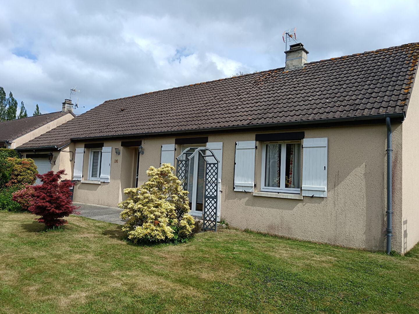 House in Saint-Lo - view 1