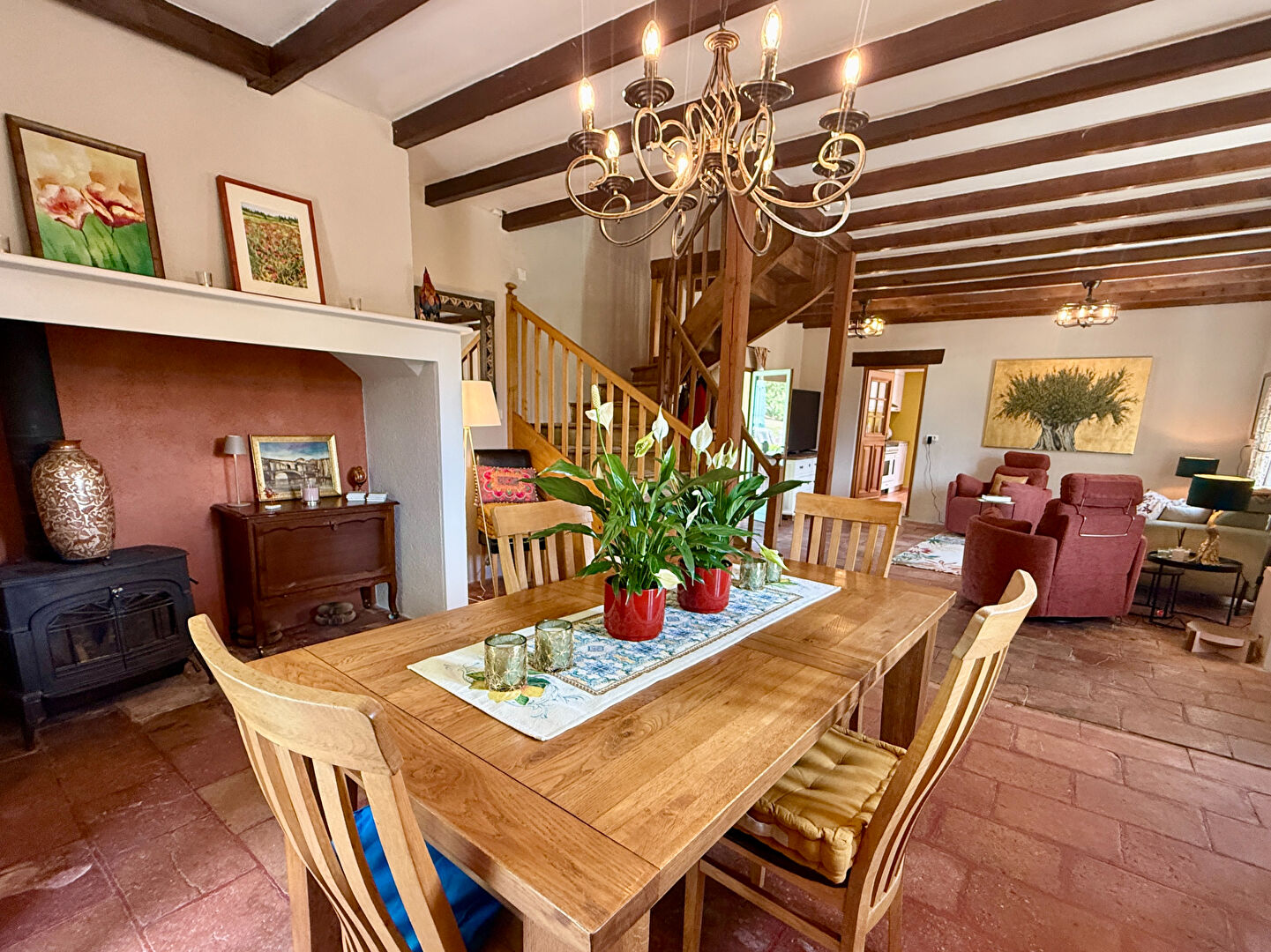 Spacious property in Tarn-et-Garonne featuring a swimming pool, bright living area, and inviting outdoor access.