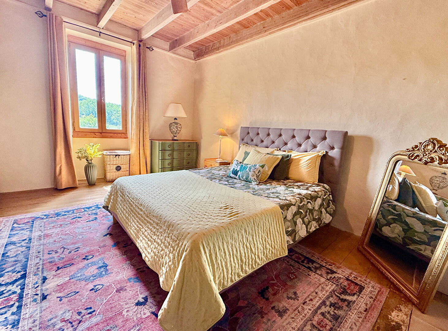 Charming property in Tarn-et-Garonne with a terrace, garden, and swimming pool, showcasing Occitanie's rustic appeal.