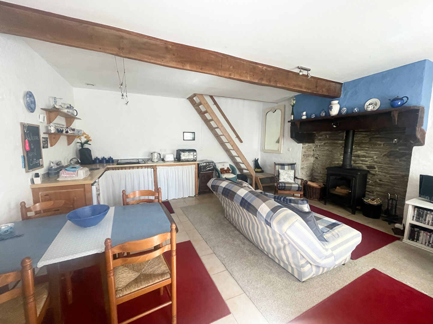 House in Chateauneuf-du-Faou - Image 2