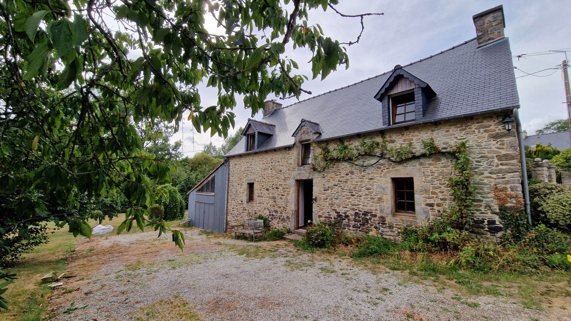 House in Le Mene - view 1
