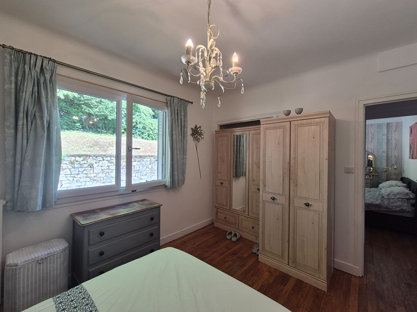 CORREZE. TREIGNAC. Beautiful house of 3 bedrooms with garage and gardens of 1079m2
