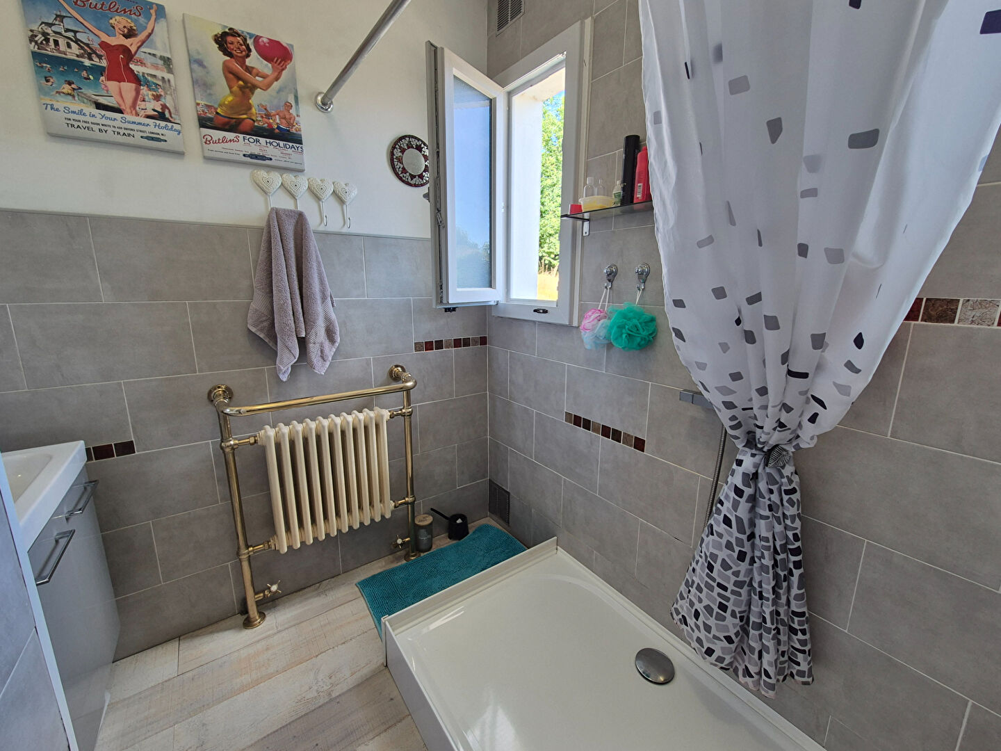 CORREZE. TREIGNAC. Beautiful house of 3 bedrooms with garage and gardens of 1079m2