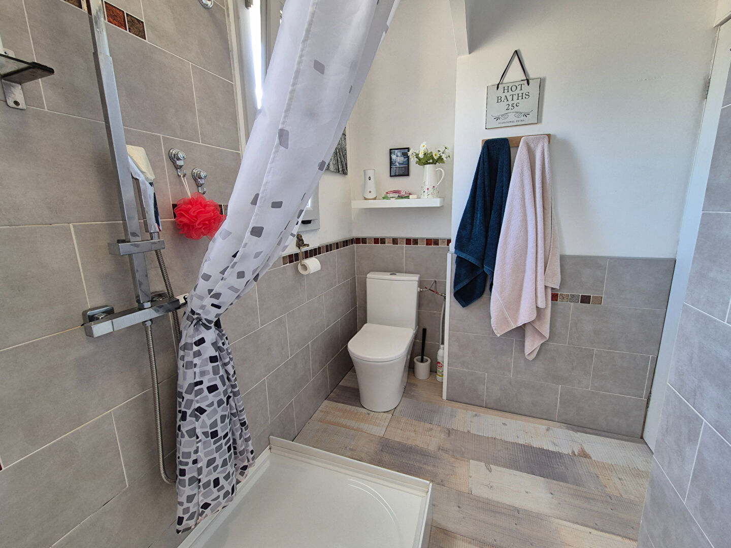 CORREZE. TREIGNAC. Beautiful house of 3 bedrooms with garage and gardens of 1079m2